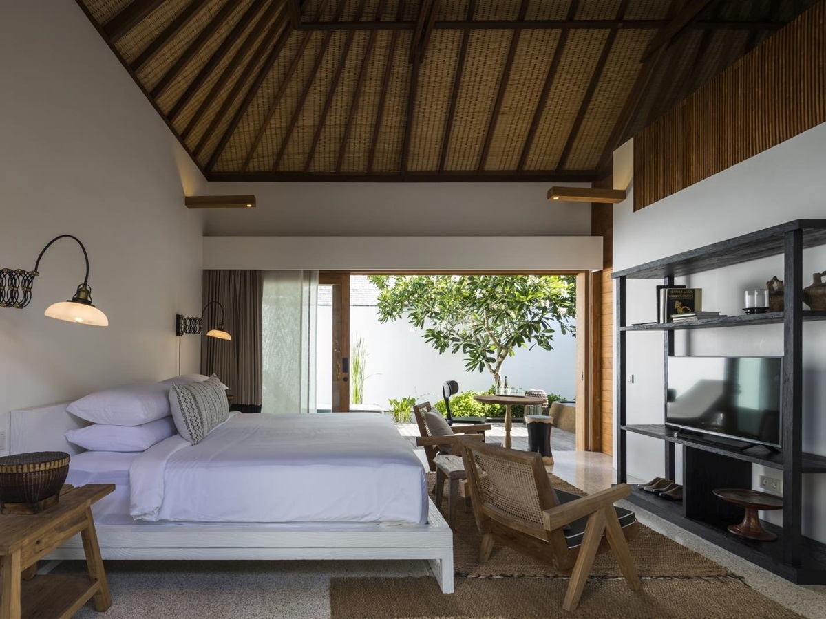 Second Bedroom with shelving at Uluwatu Estate, Bali