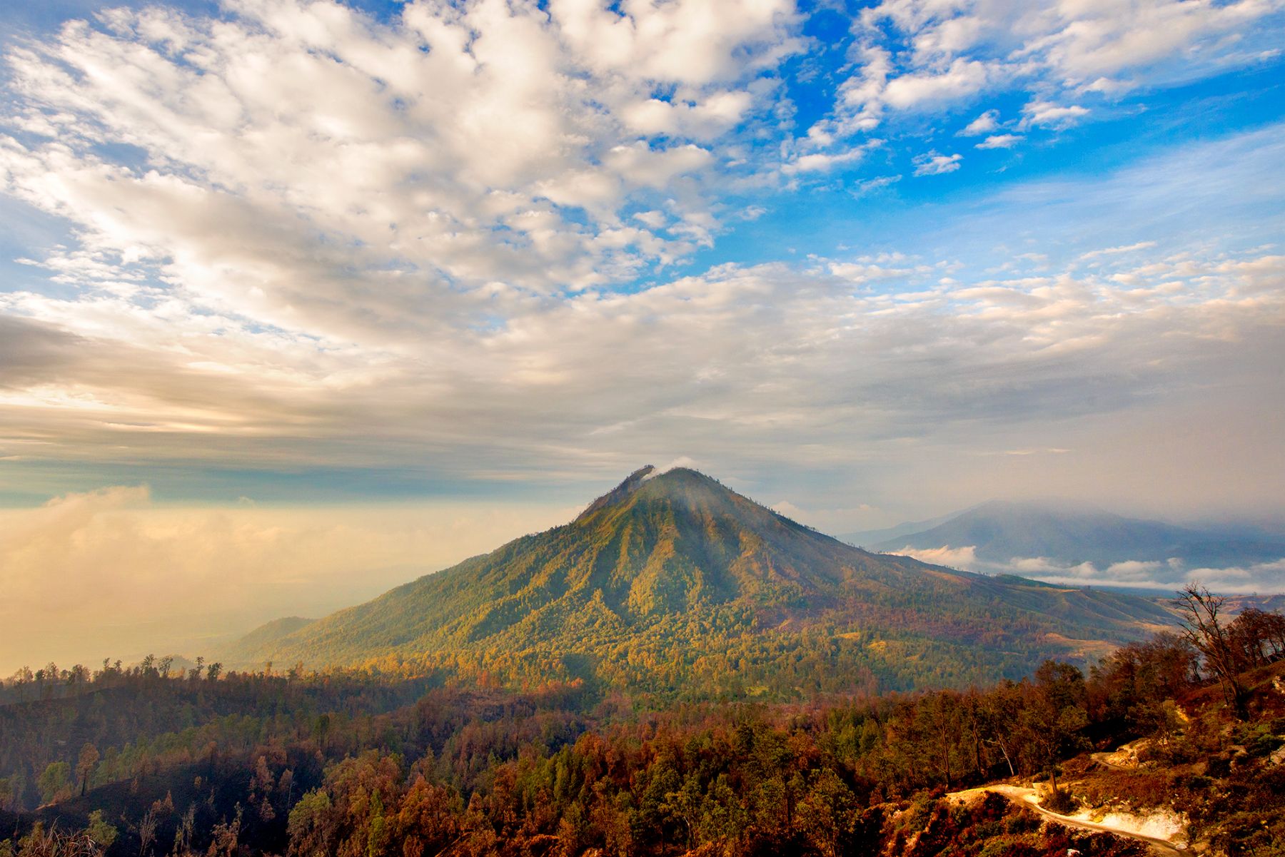 Mount Ijen in Indonesia in the morning light