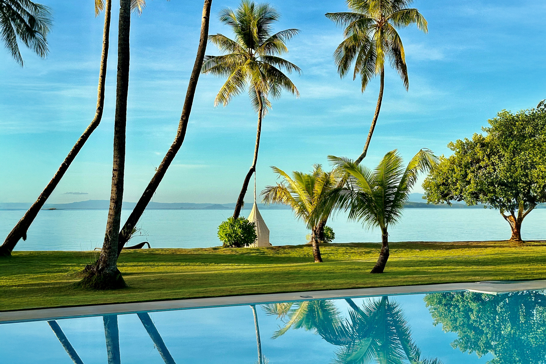 Swimming pool overlooking the ocean at Nay Palad Hideaway in the Philippines