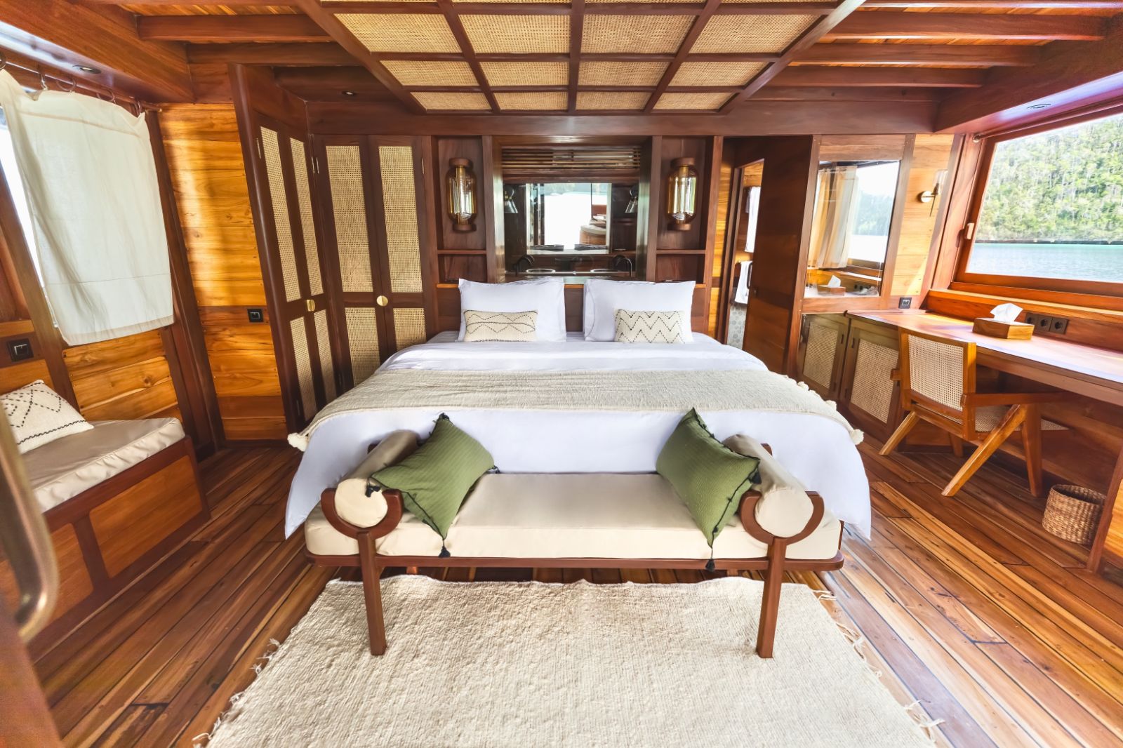 Guest suite cabin onboard the Senja phinisi in Indonesia