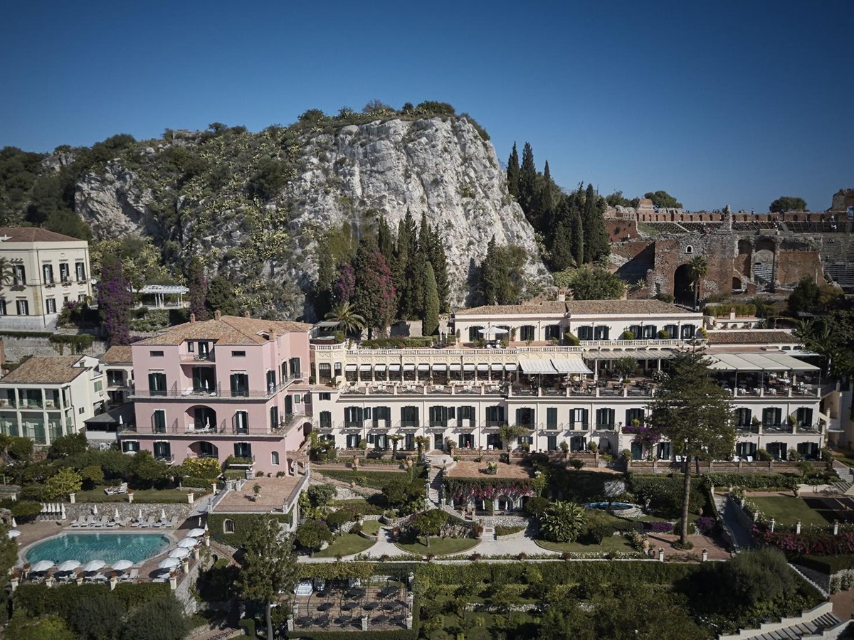 Exterior and surroundings of the Belmond Grand Hotel Timeo in Sicily