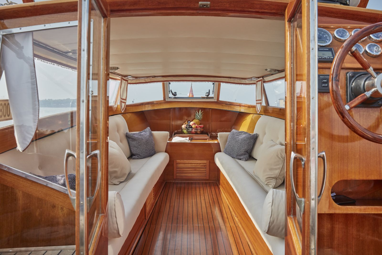 Private boat for cruises from Belmond Hotel Cipriani in Venice