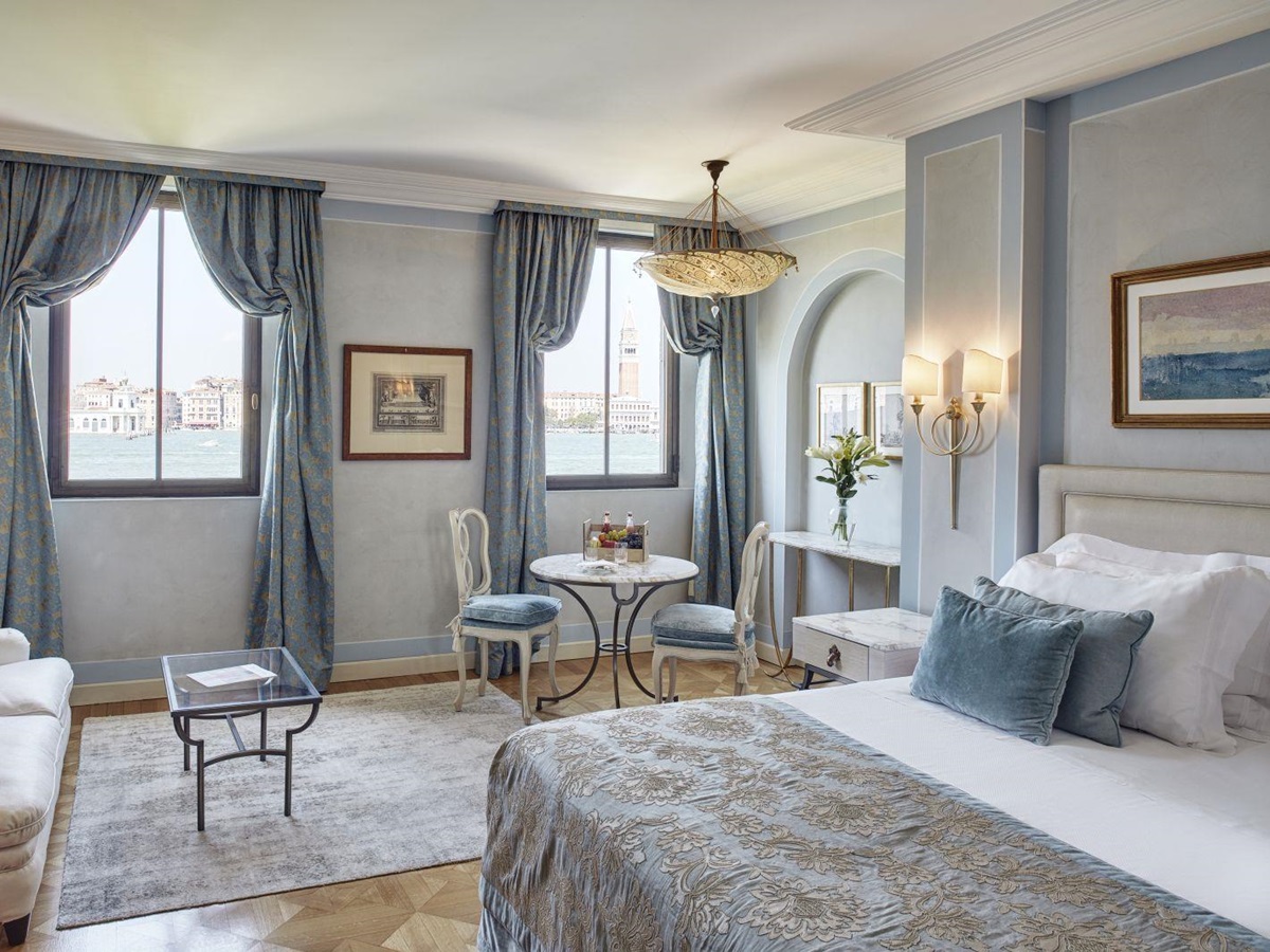 Suite at Belmond Hotel Cipriani in Venice
