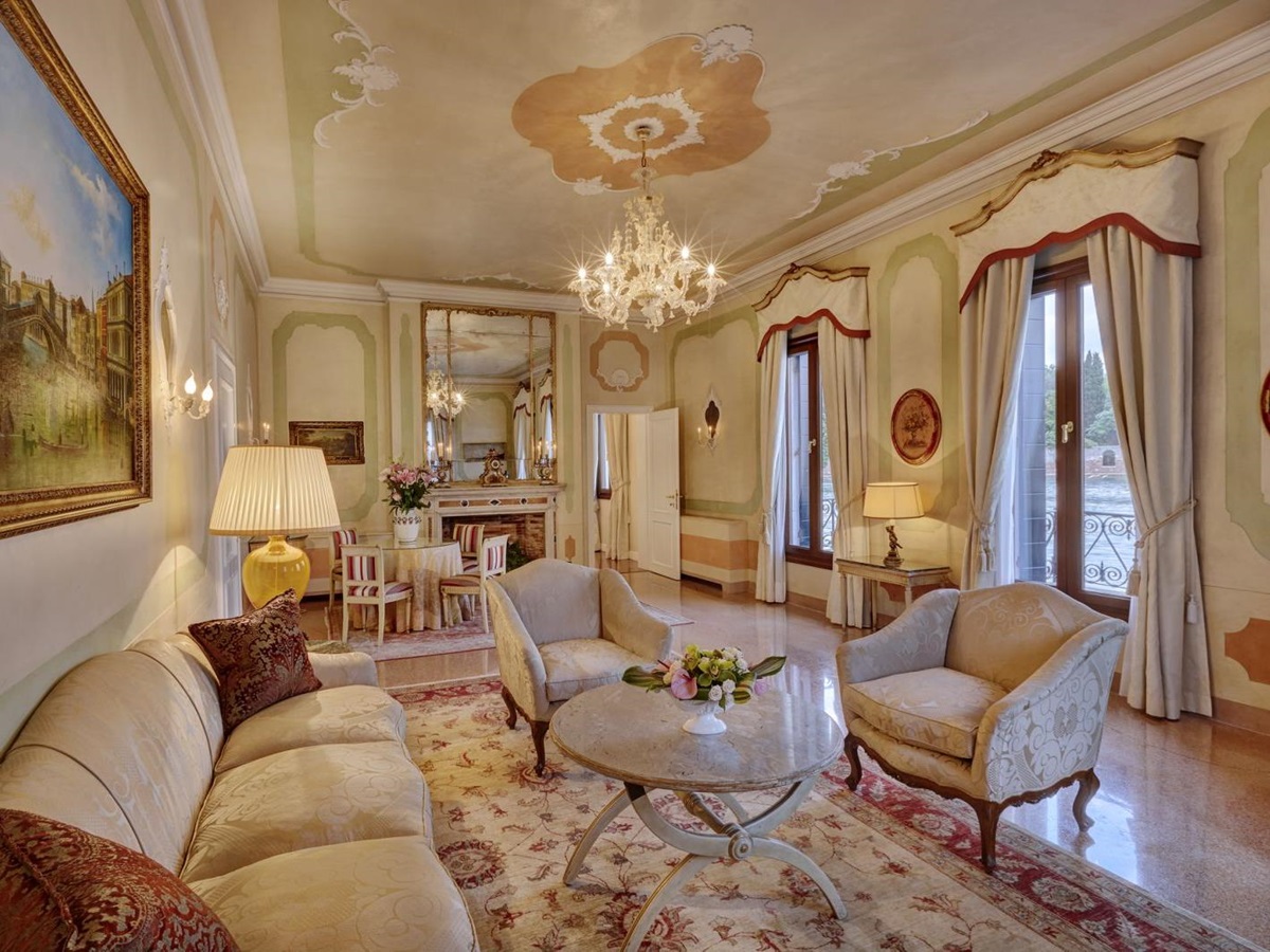 Opulent lounge in Belmond Hotel Cipriani in Venice