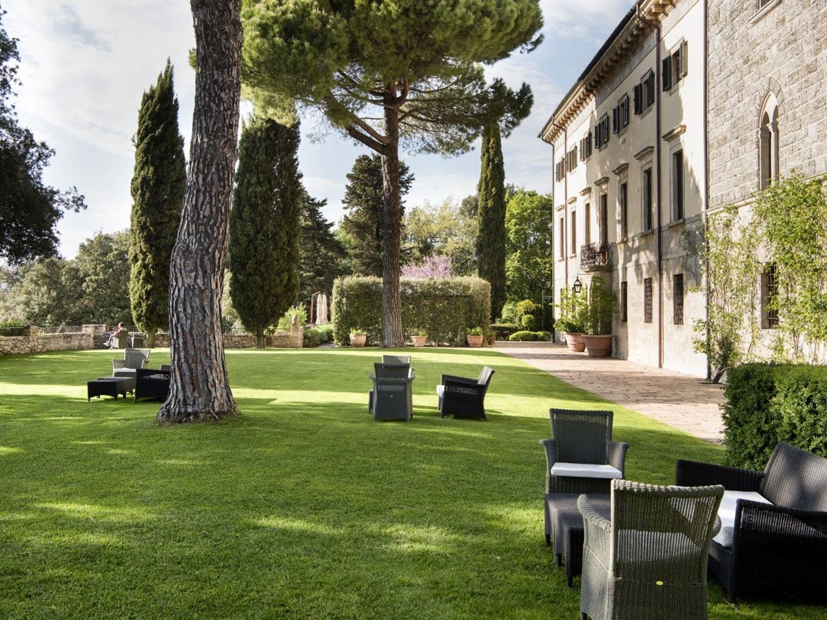 The grounds of Borgo Pignano in Tuscany