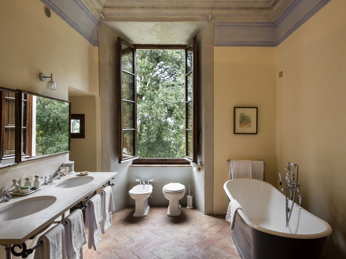 Bathroom of the Villa Marchese suite at Borgo Pignano in Tuscany