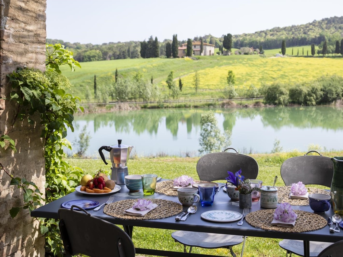 Outdoor dining at Borgo Pignano in Tuscany