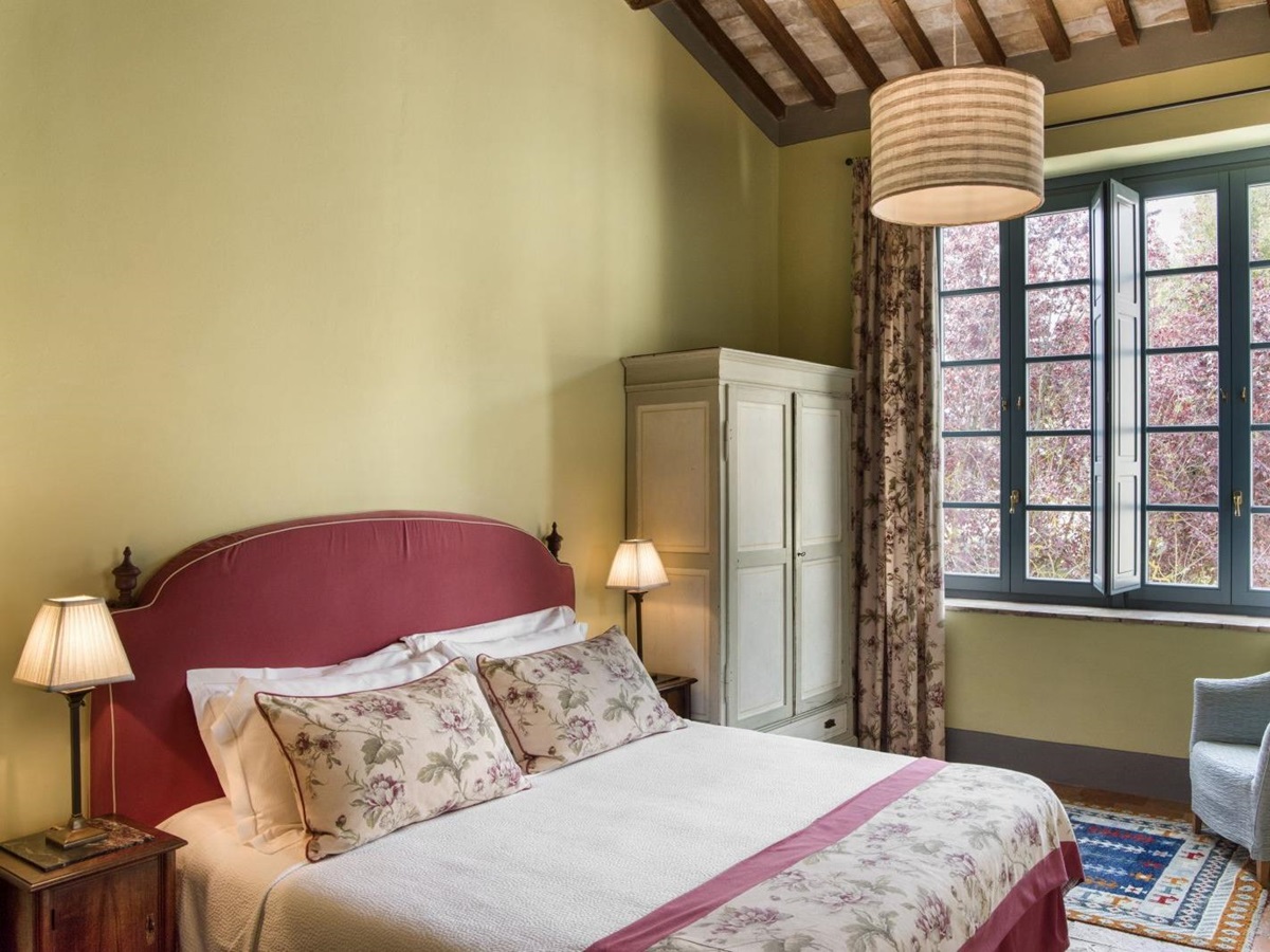 Guest room at the Borgo Pignano in Tuscany