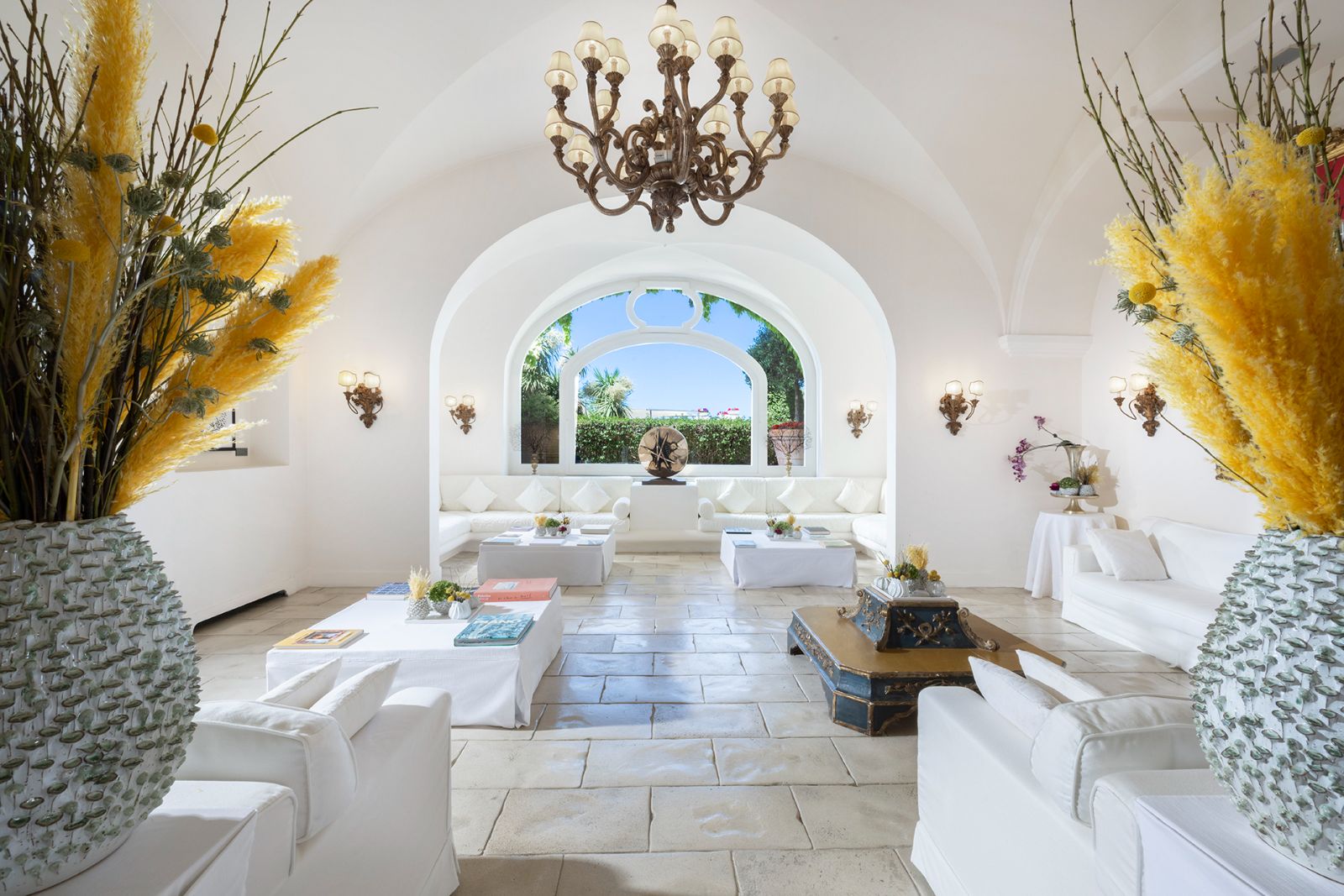 Luxury Hotel Capri Palace Jumeirah in Anacapri Modern Lobby with Seating Area