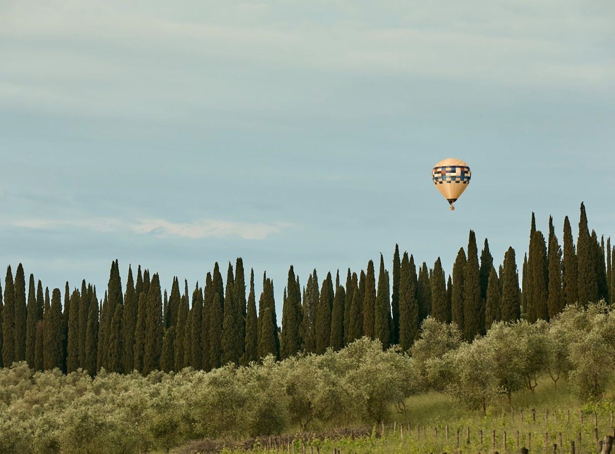 Luxury Hotel COMO Castello del Nero Hot Air Balloon Experience