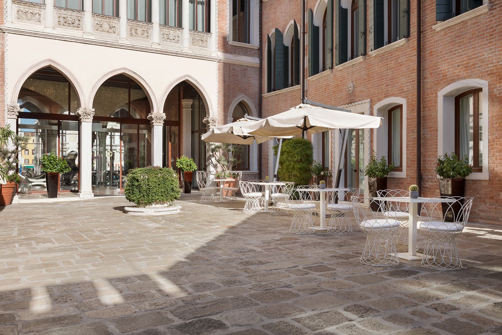 Courtyard in daytime at Centurion Palace in Venice