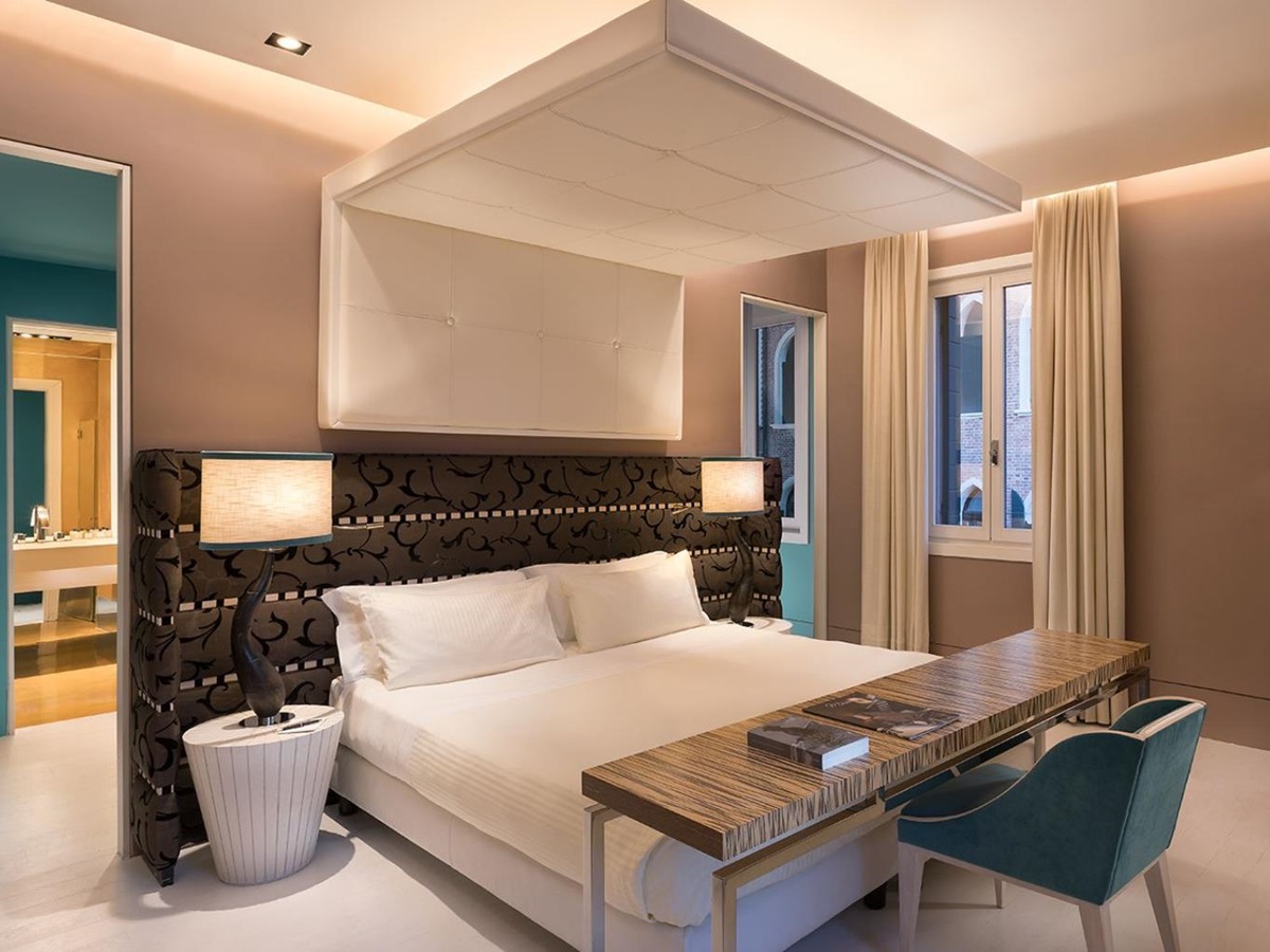 Double guest suite at Centurion Palace in Venice