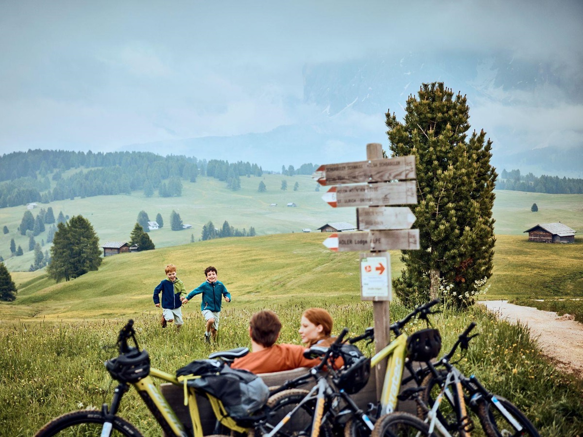 Cycling during the summer at COMO Alpina Dolomites
