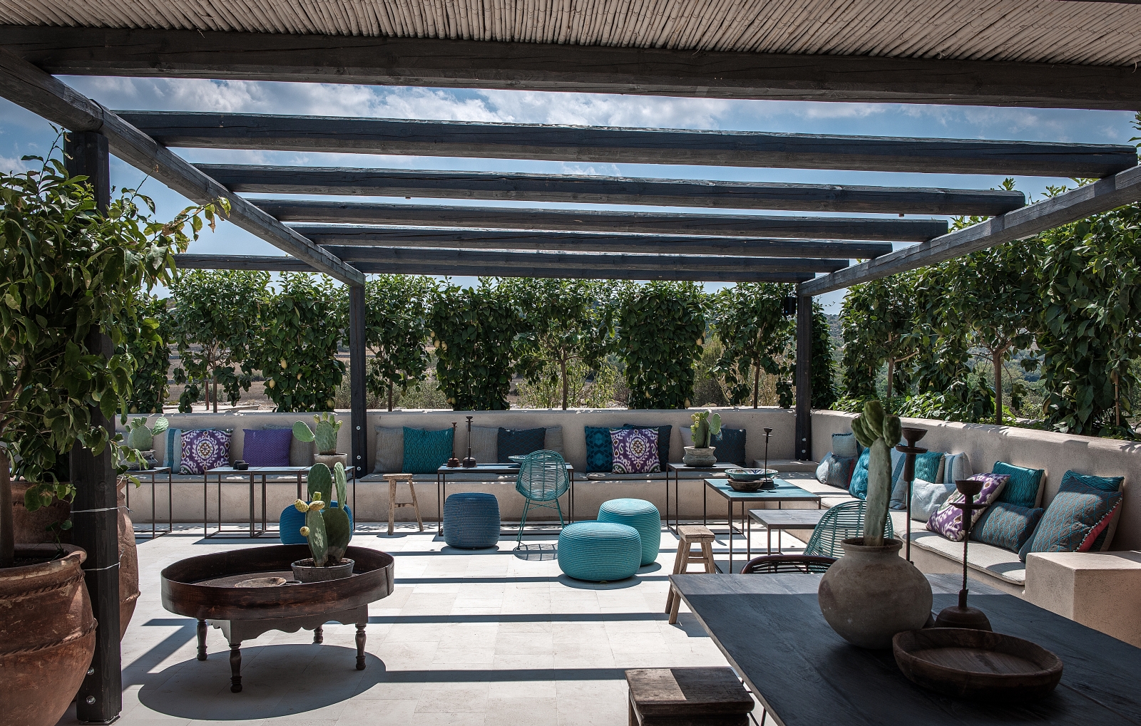 Terrace seating at Dimora delle Balze