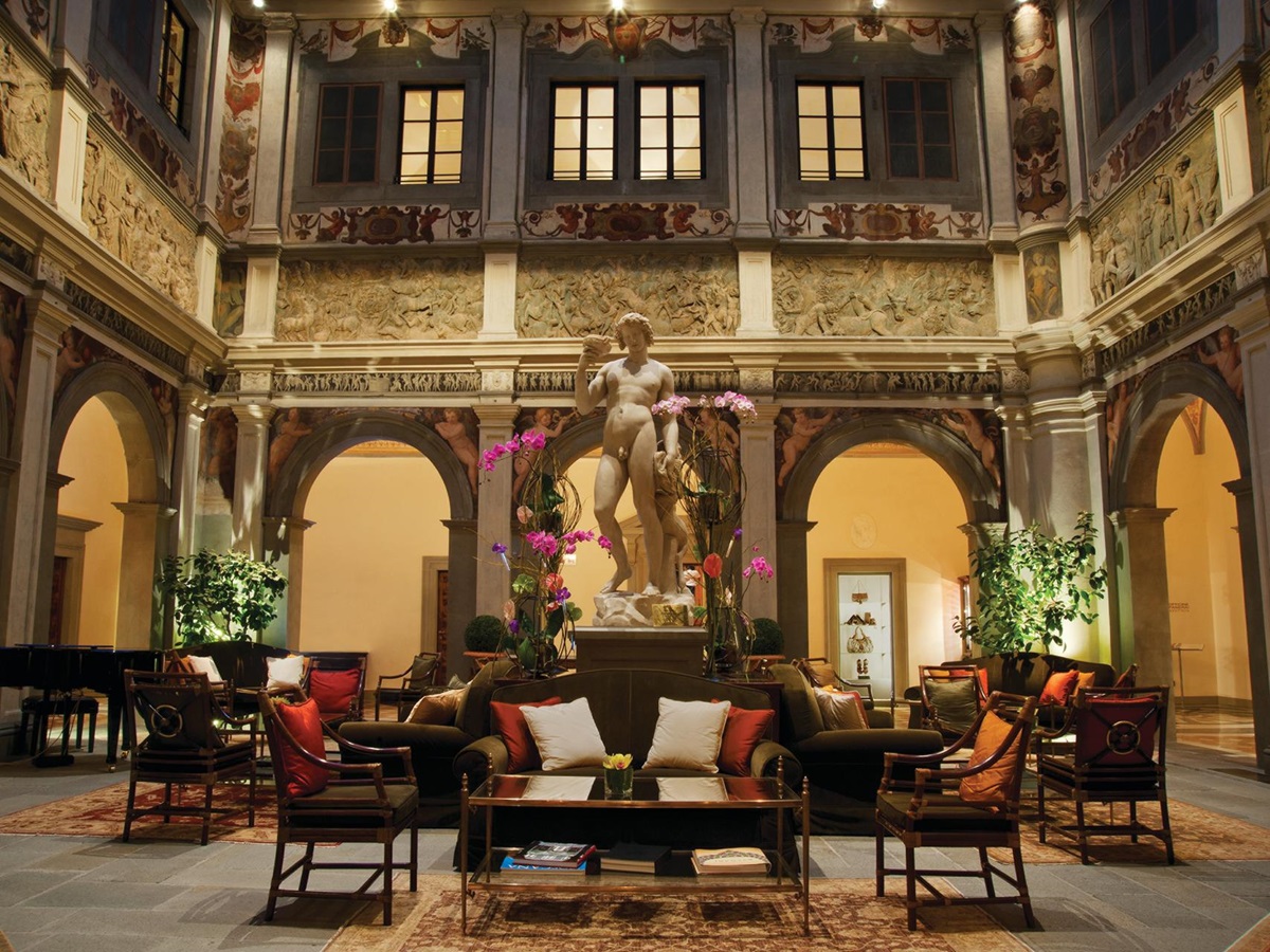 Lounge of Four Seasons, Florence