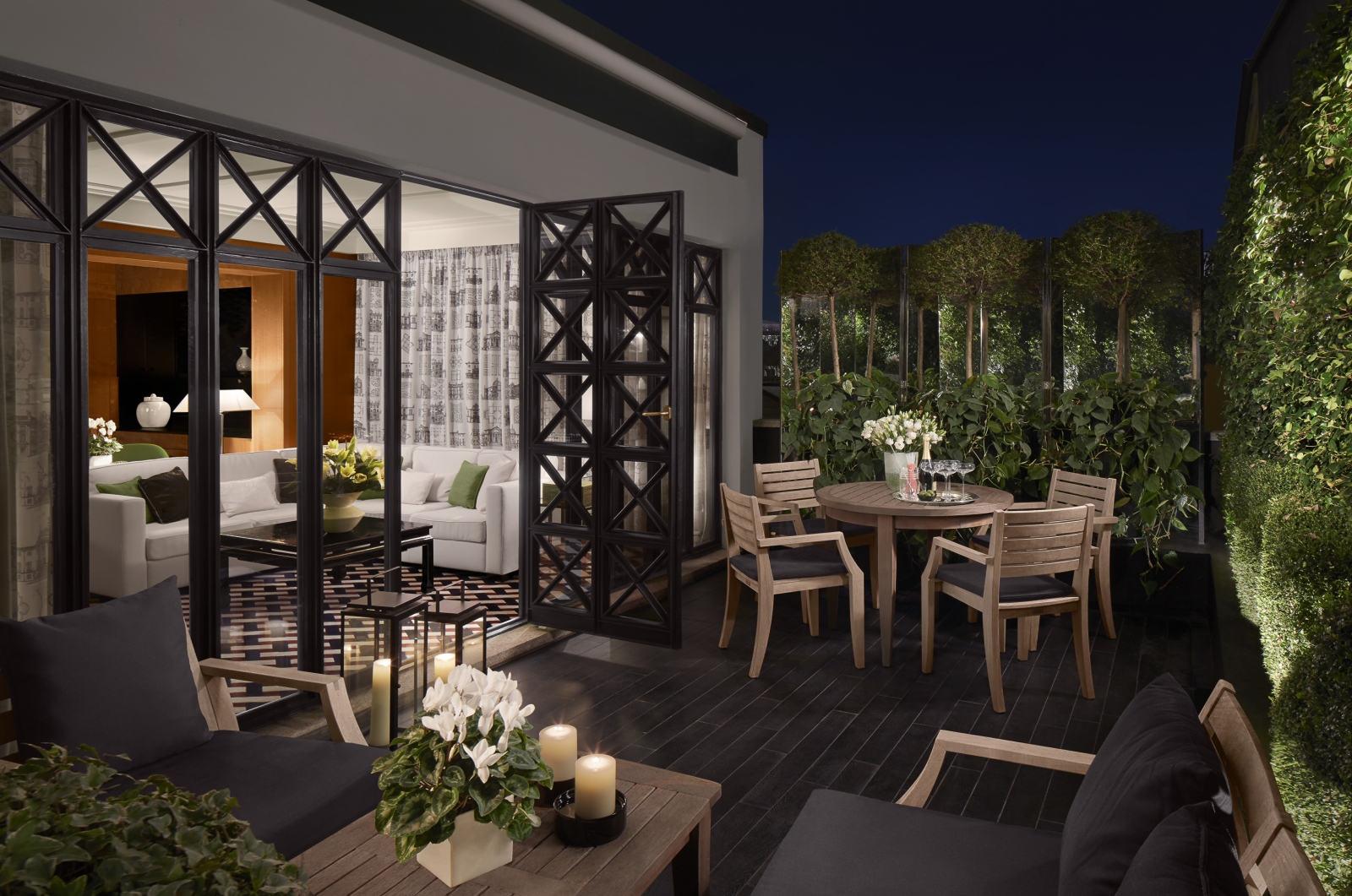 Balcony of the Fashinon Suite at night