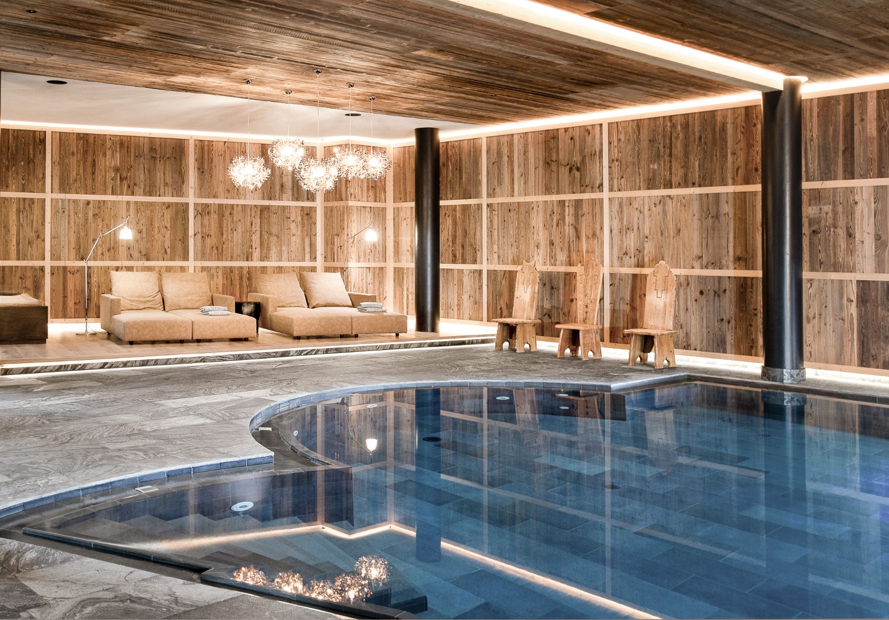 Indoor swimming pool at Gardena Grodnerhof Hotel & Spa in the Dolomites