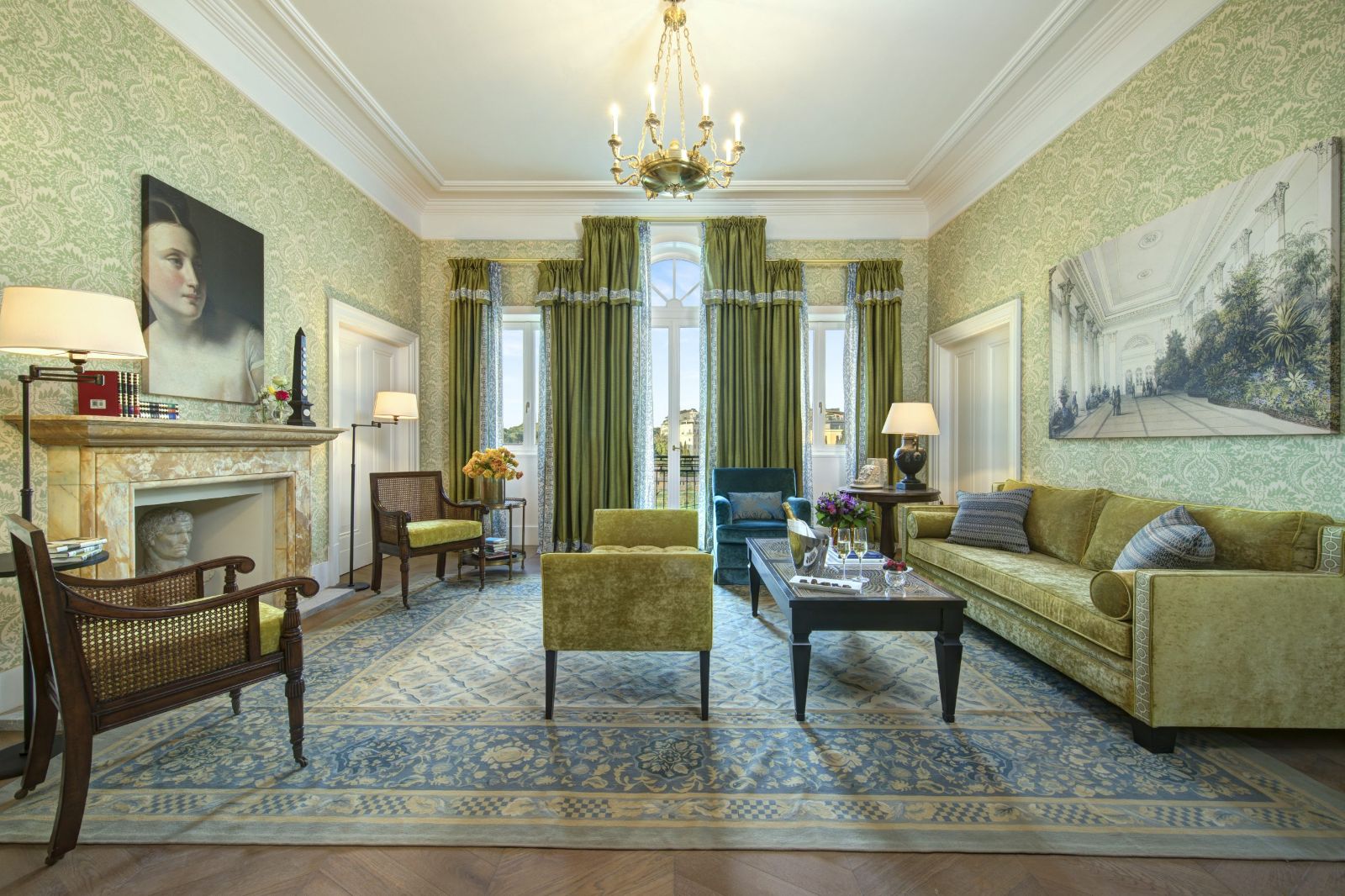 Guest suite living room at Hotel de la Ville in Rome