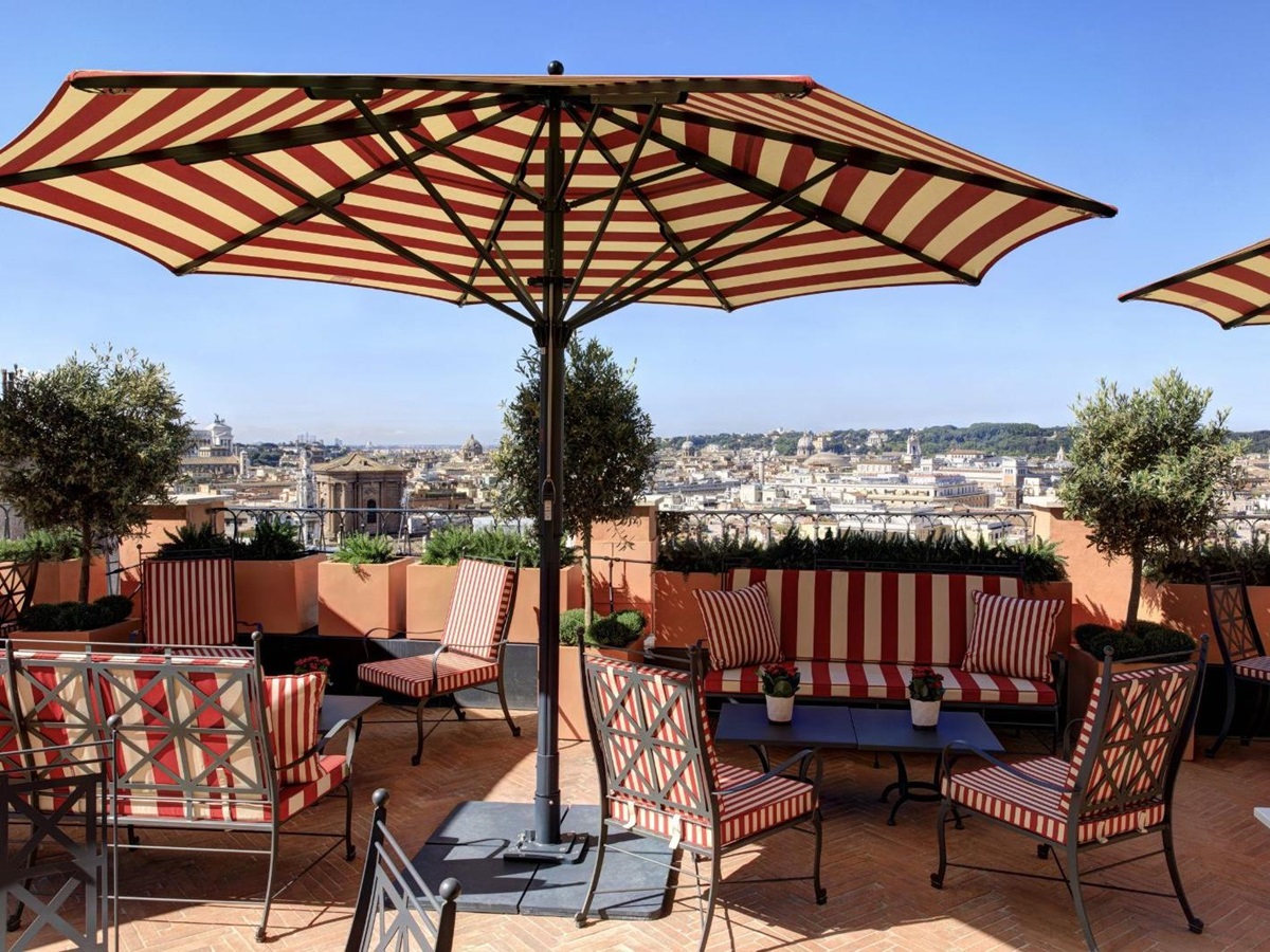 Sunbeds on the terrace at Hotel de la Ville in Rome