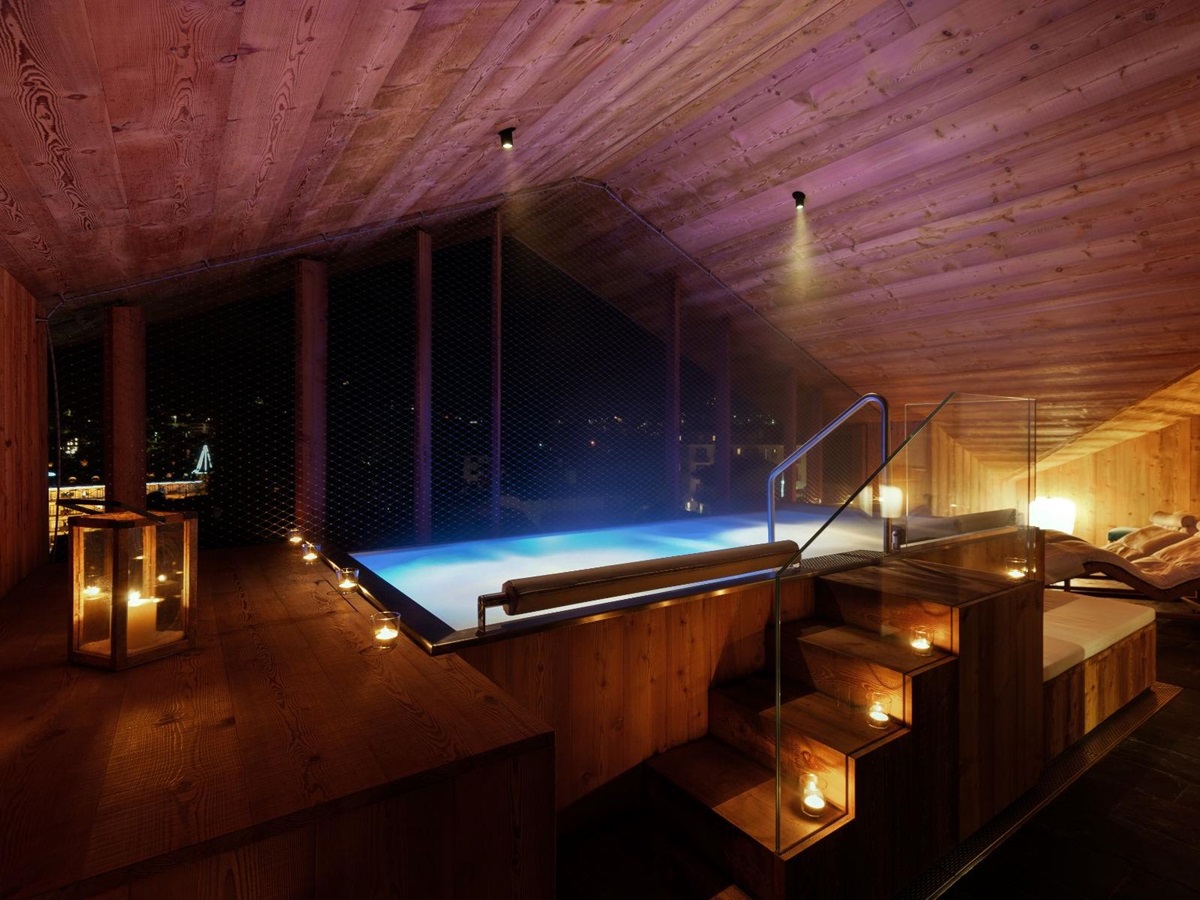 Spa pool at night at Hotel de Len in the Dolomites