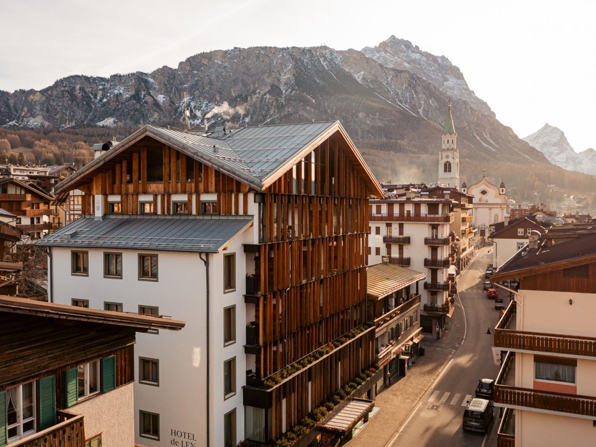 Street view of Hotel de Len in the Dolomites