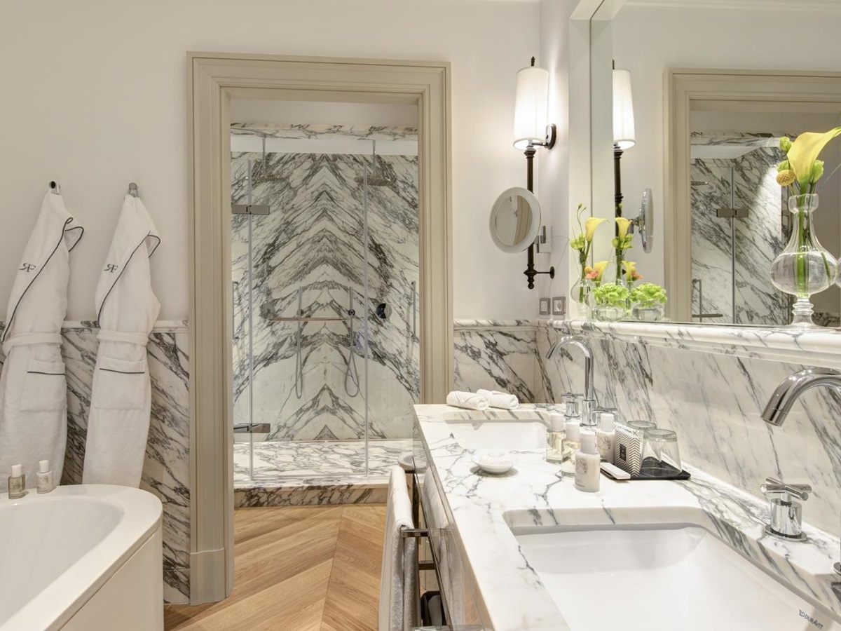 marble bathroom of the Valadier Suite at Hotel de Russie, luxury hotel in Rome, Italy