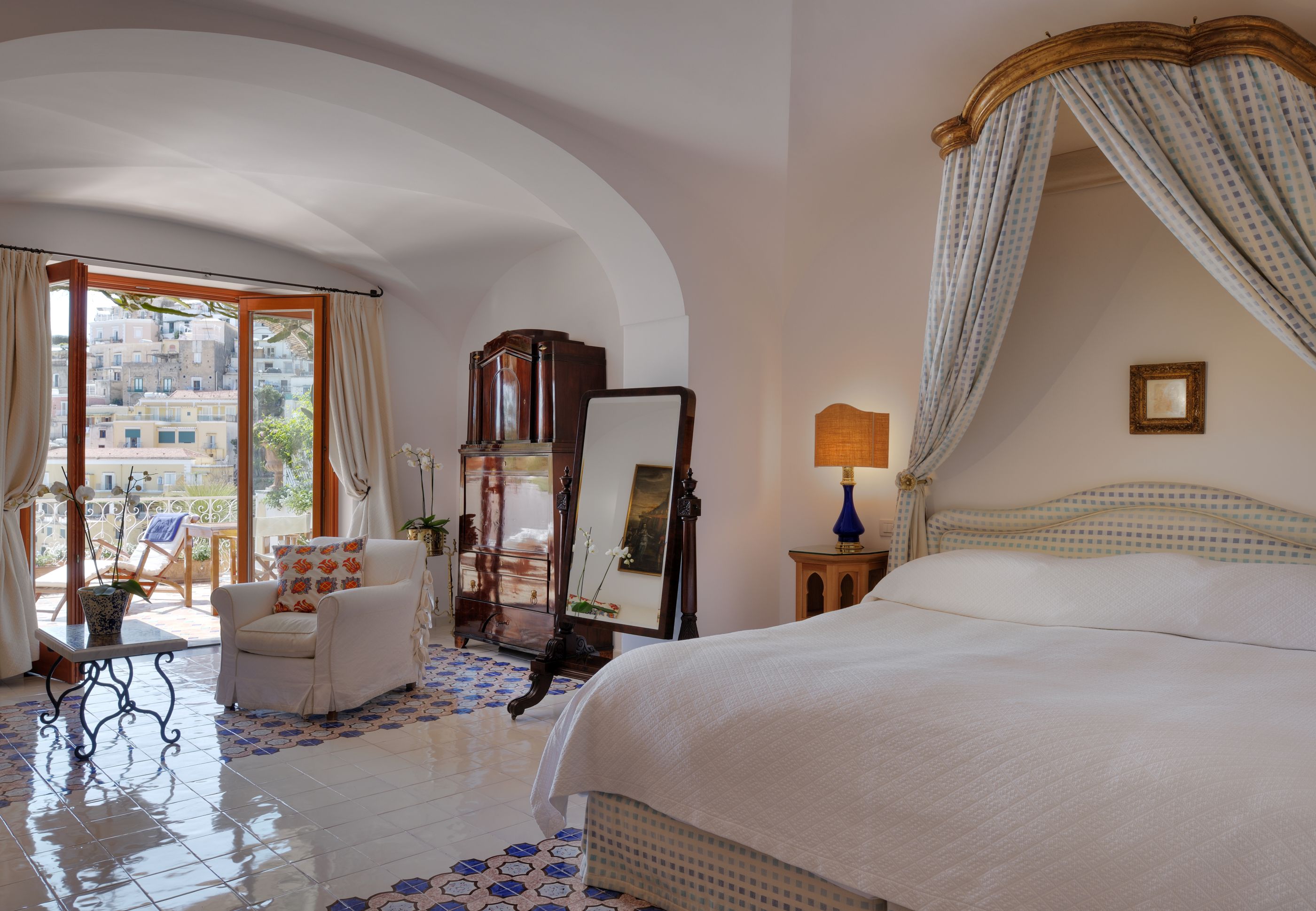 Double bedroom in Hotel le Sirenuse, Italy