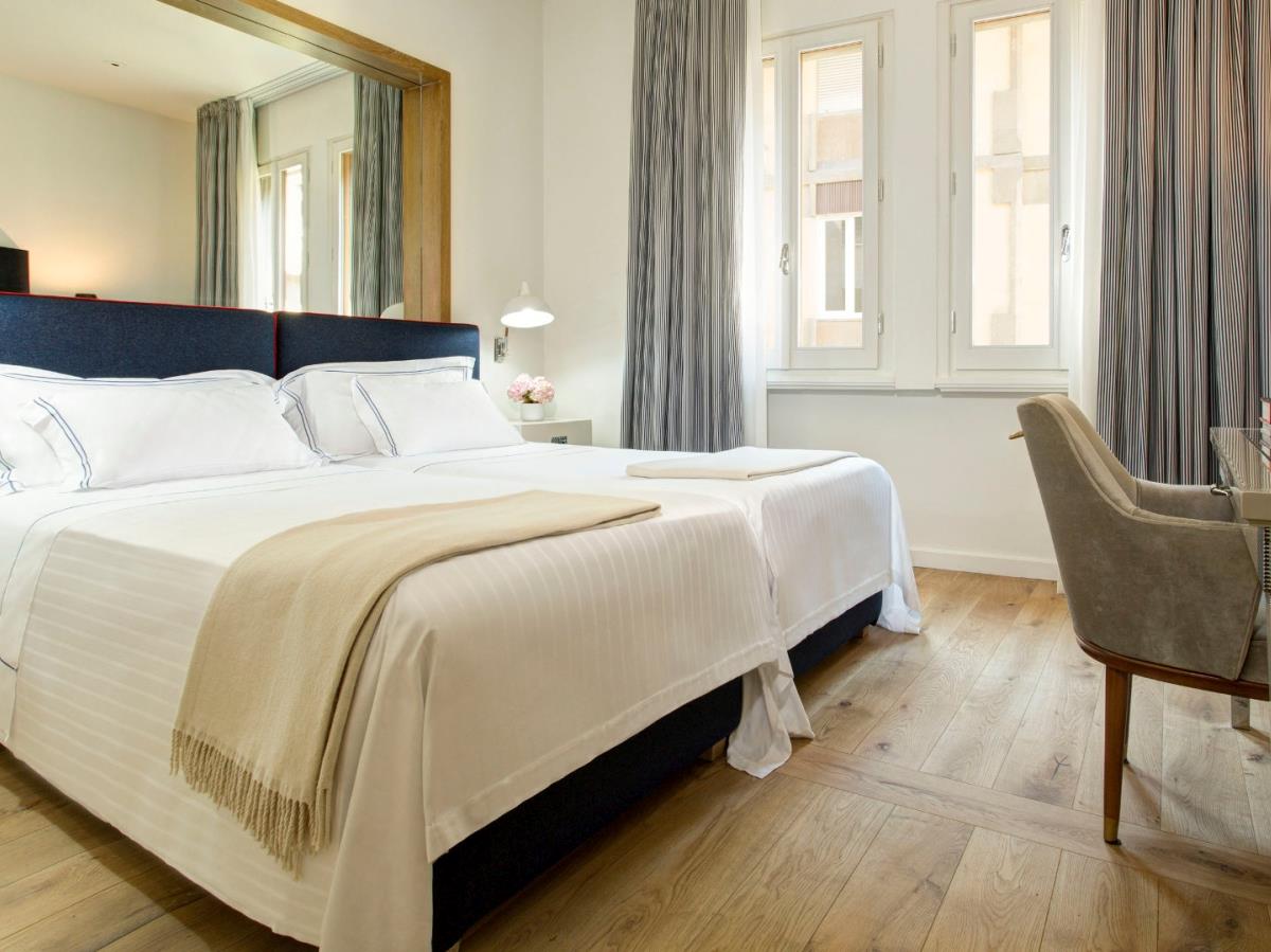 Designer suite at Hotel Lungarno in Italy