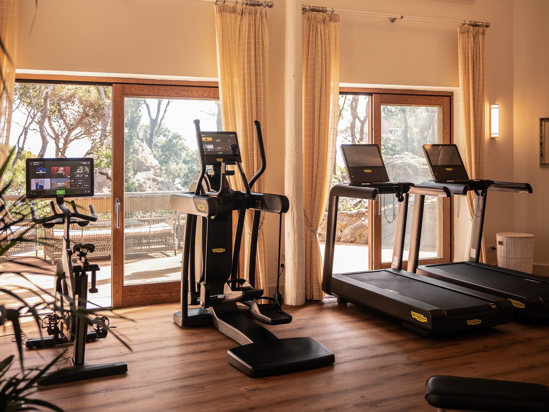 Indoor gym at Il Pellicano hotel in Italy
