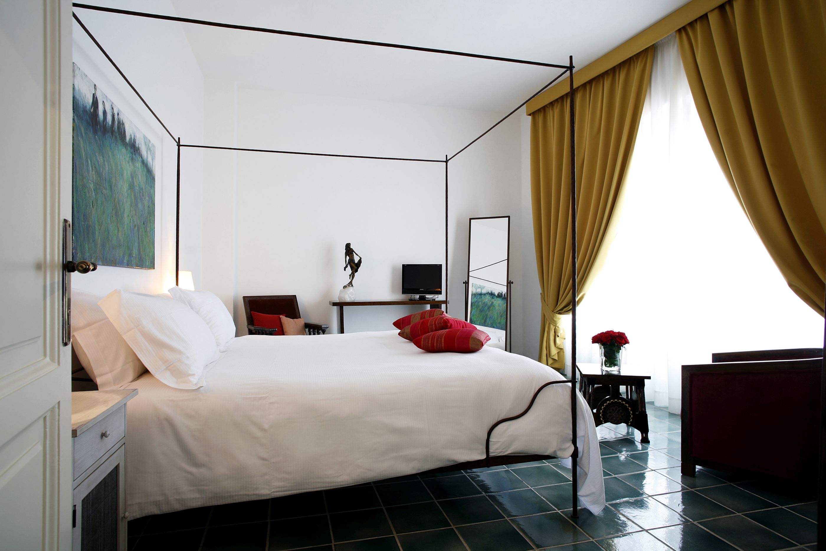 Double bedroom in La Locanda delle Donne Monarche, Italy