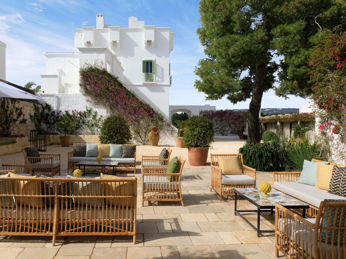 Bar and terrace at Masseria Torre Maizza in Puglia