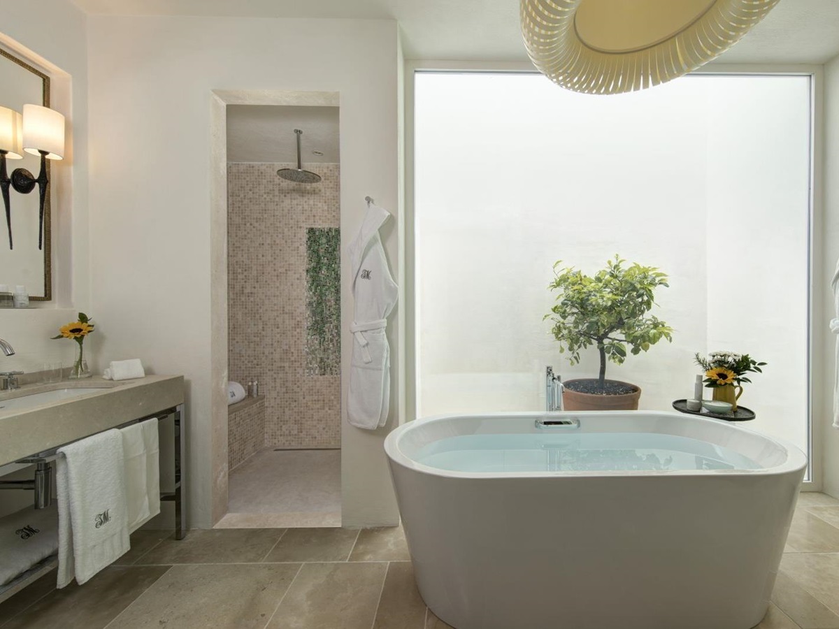 Bathroom of a Deluxe Junior Suite at Masseria Torre Maizza in Puglia