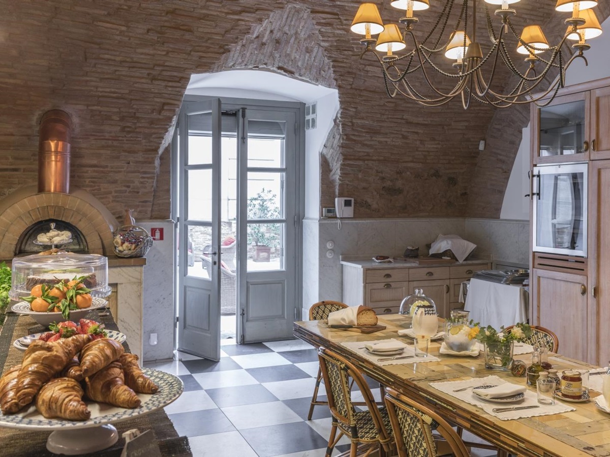 Breakfast room at Palazzo Margherta in Bernalda Italy