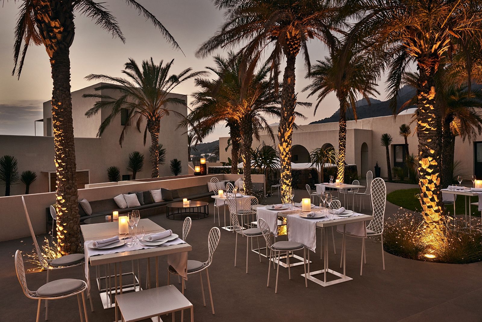 Outside seating at Sikelia