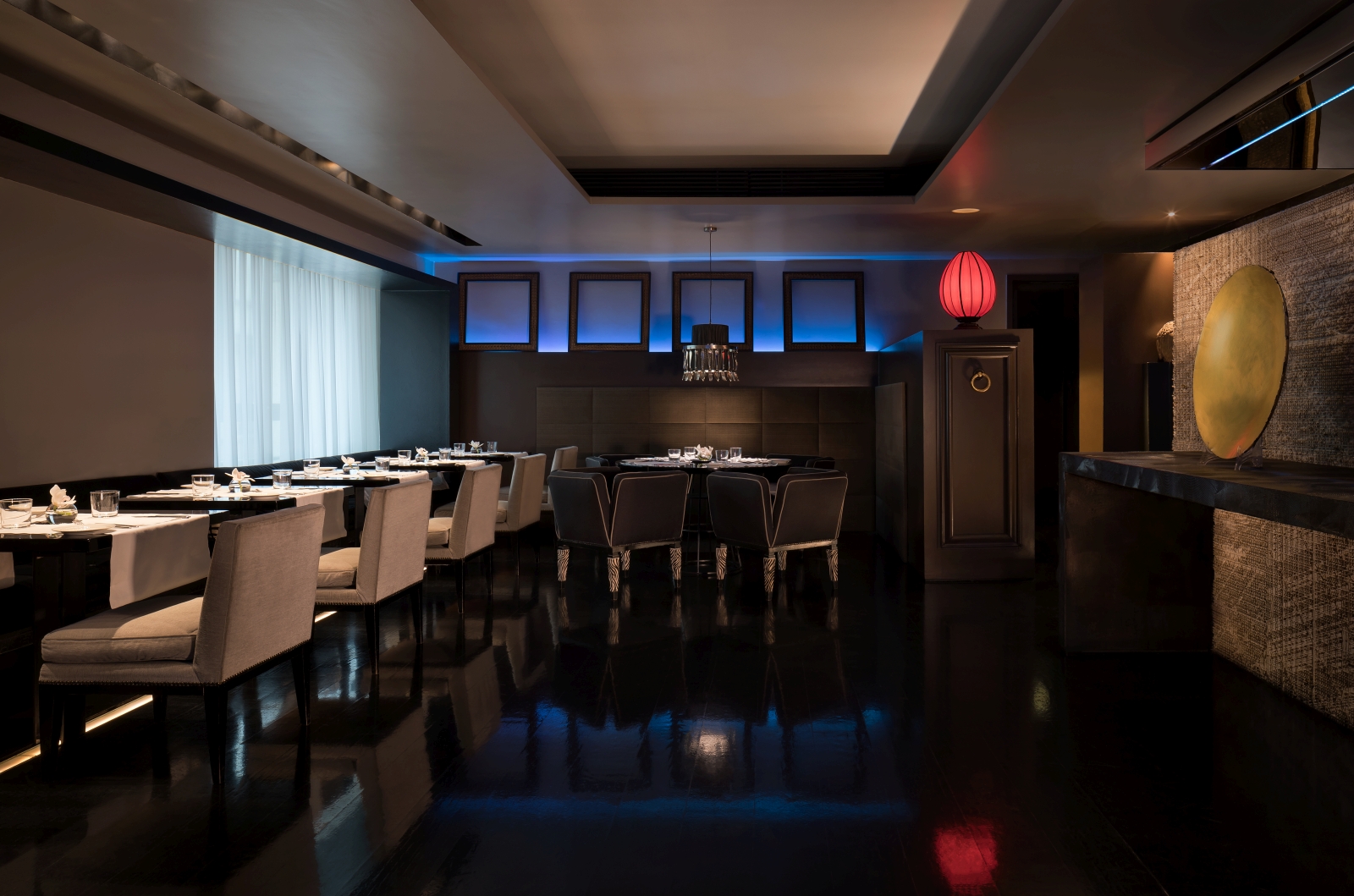 Bar at Sina The Gray