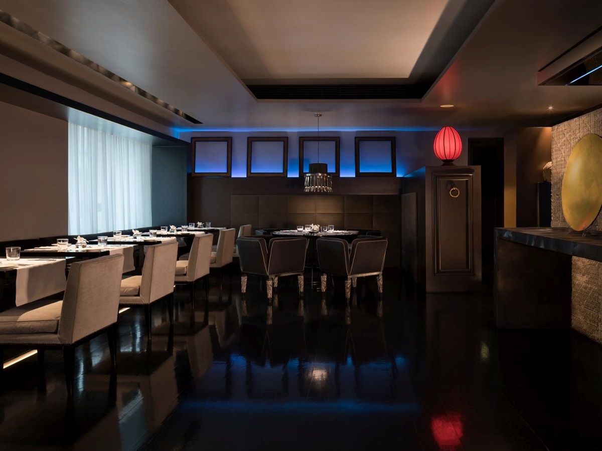 Bar at Sina The Gray