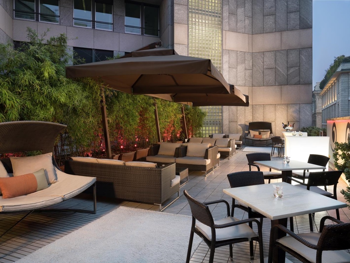 Outdoor terrace at Sina The Gray