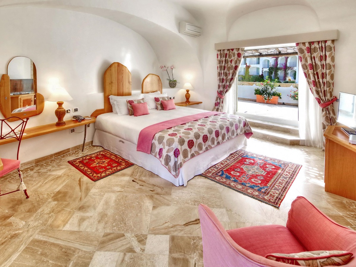 royal suite at grand hotel poltu quatu in italy