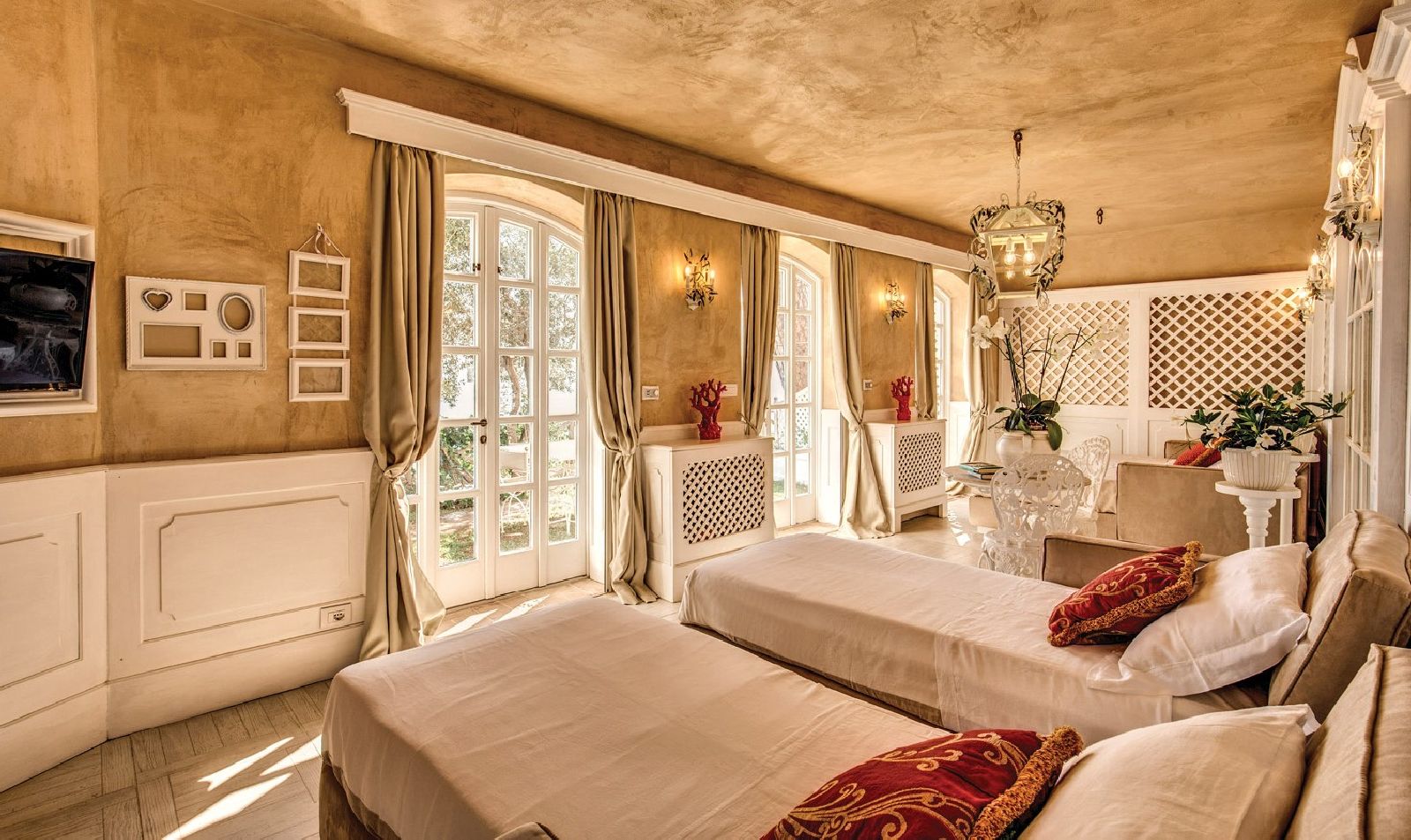 Comfortable twin room at villa Il Maniero Amalfi Italy
