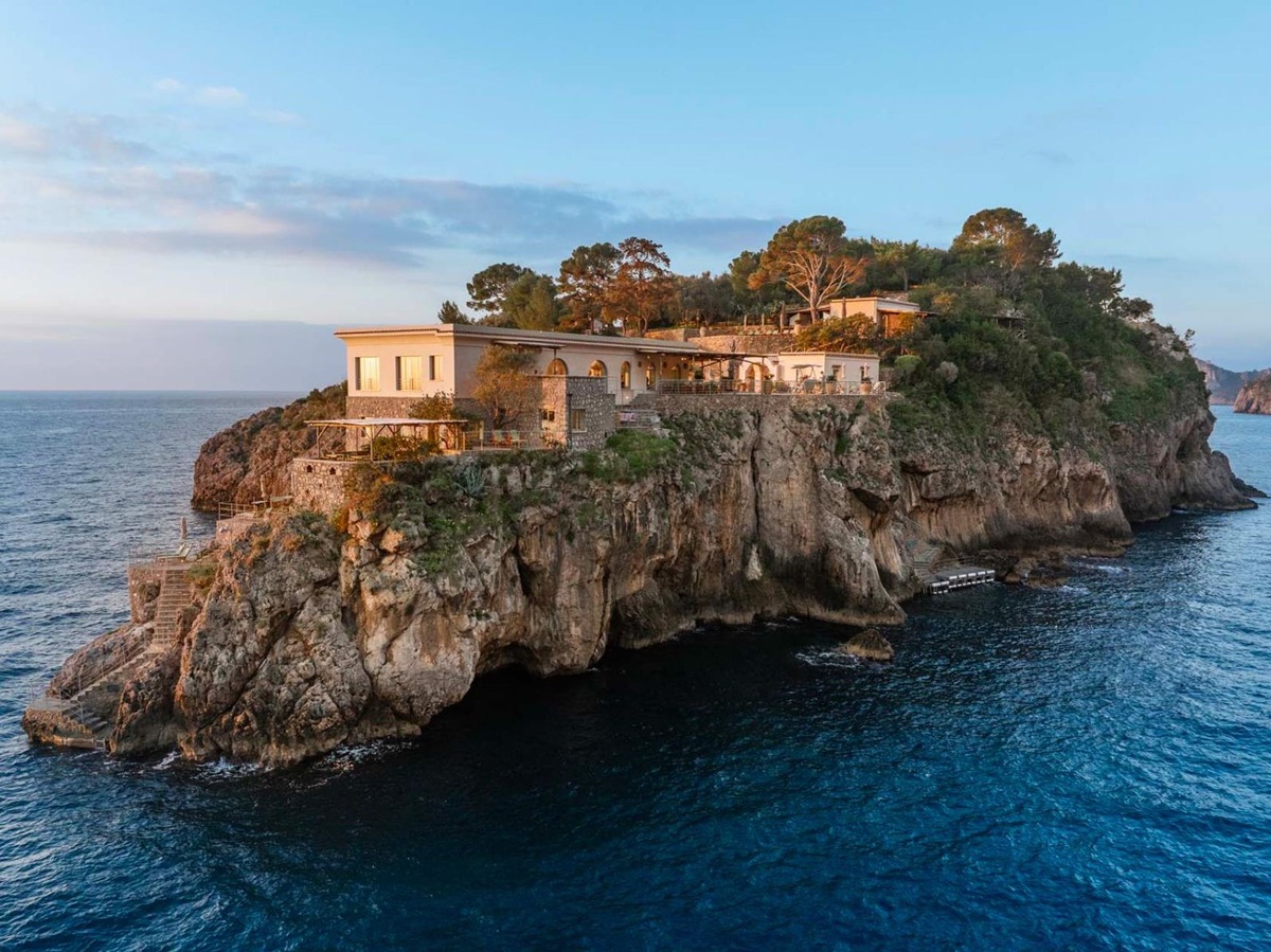 Whole island view of Isca Private Island in Amalfi, Italy