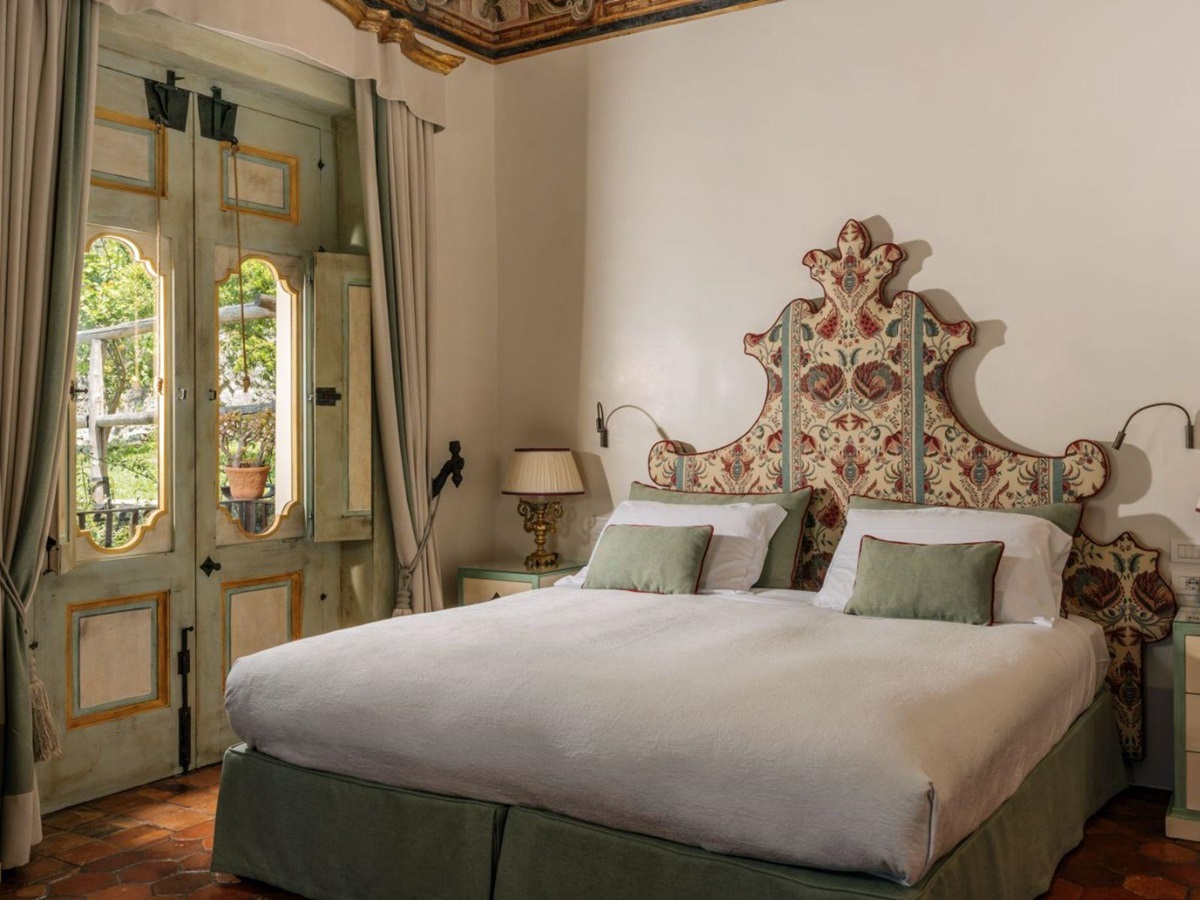 Green Bedroom at Palazzo del Vescovo in Amalfi