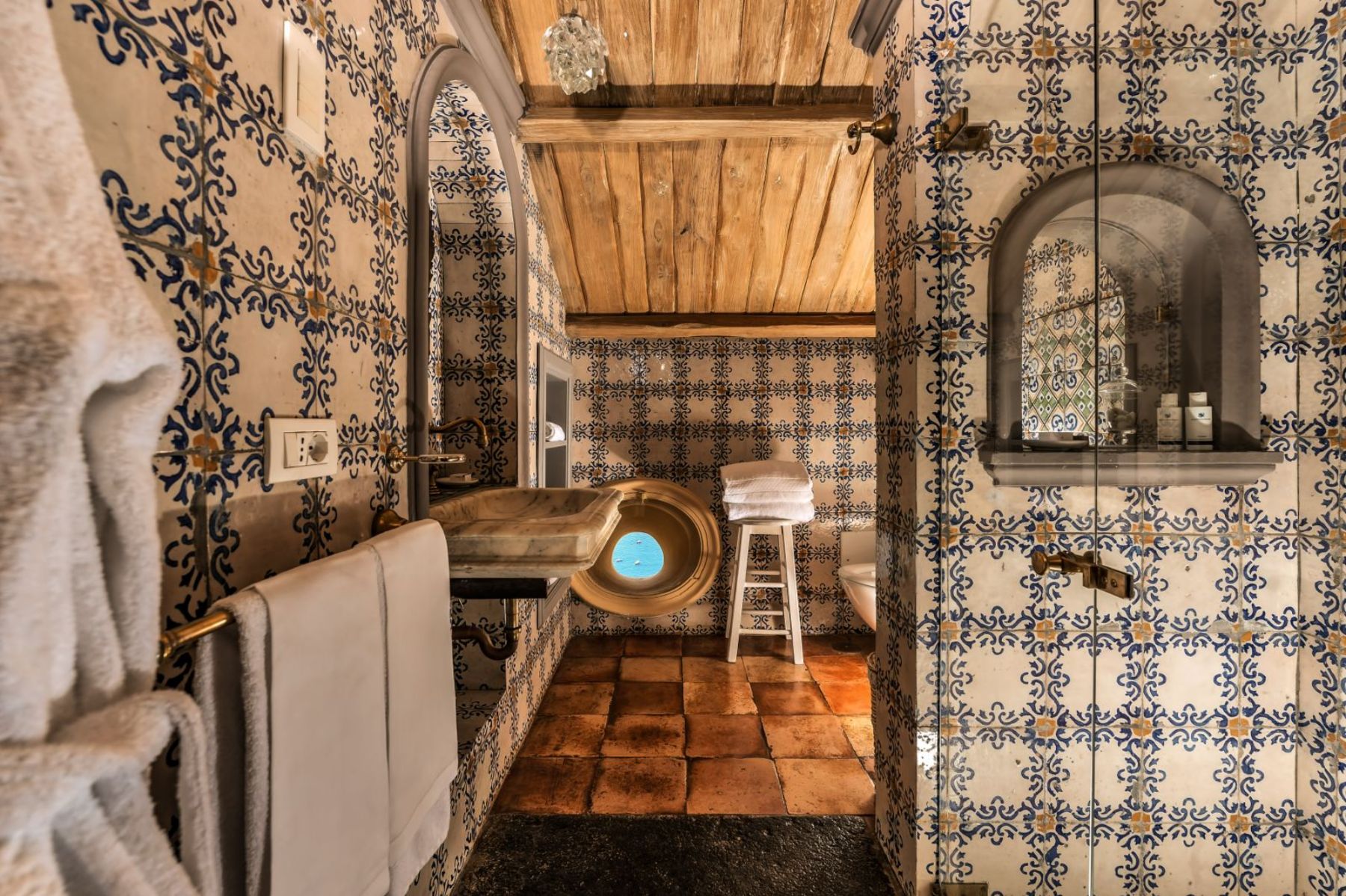Shower at Palazzo del Vescovo in Amalfi