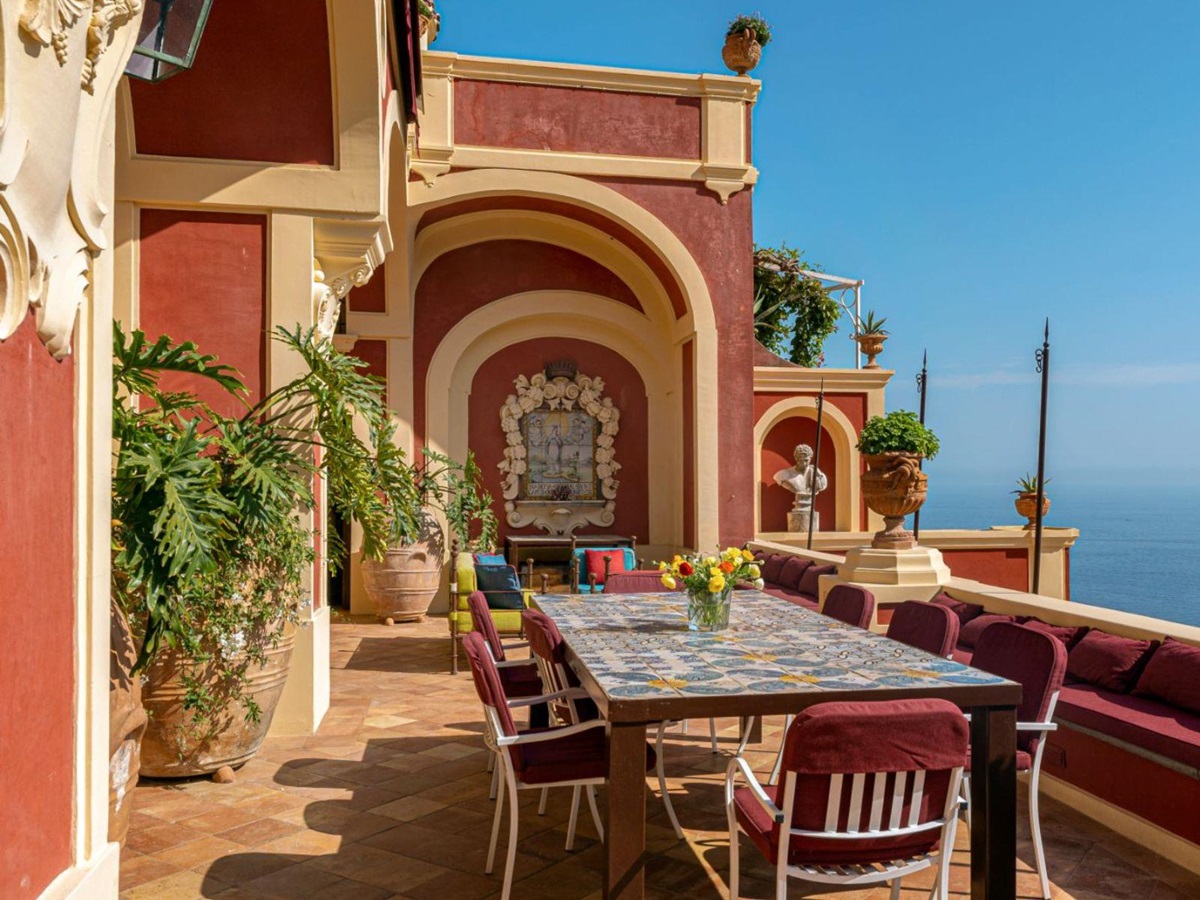 Outside Table at Palazzo del Vescovo in Amalfi