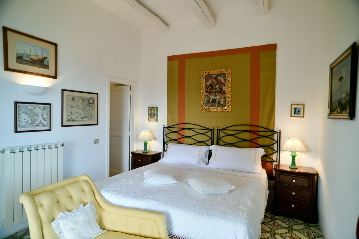 A third bedroom at Villa Il Campo.