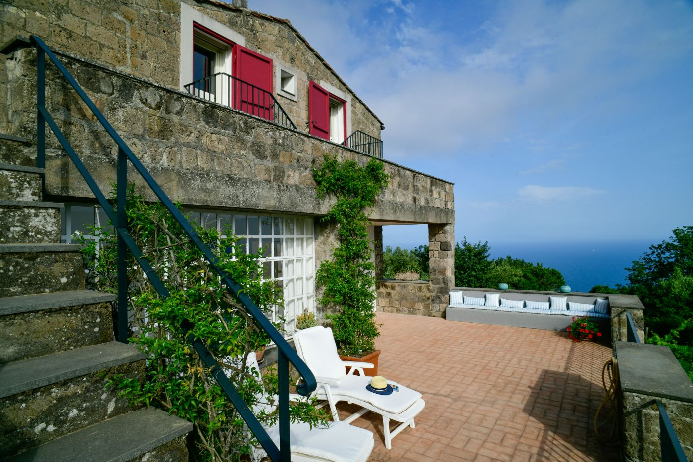An exterior angle of Villa Il Campo.