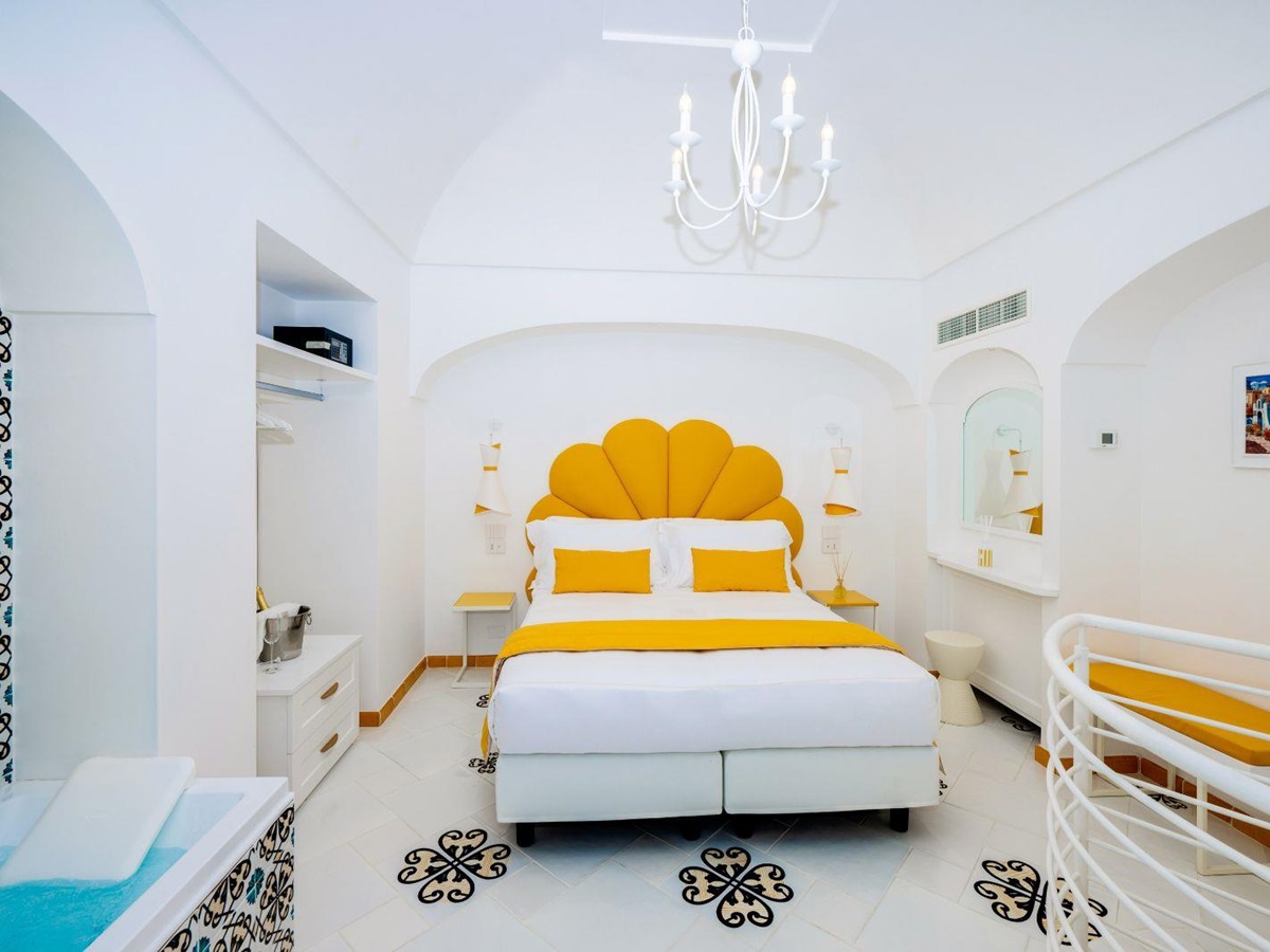 Bedroom 2 at Villa Iris in Amalfi