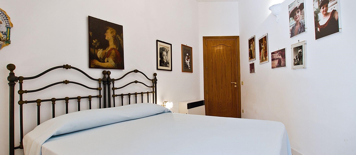White double bedroom of Villa le  Terrazze, Italy