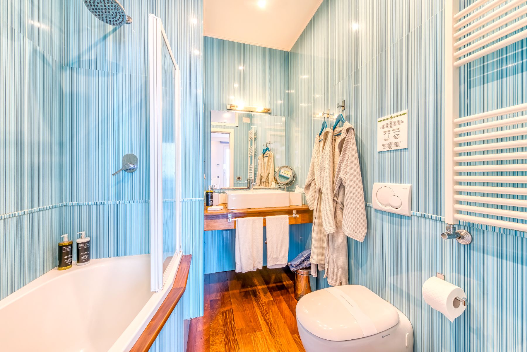 Modern bathroom with bath and shower in Villa Li Galli in Amalfi