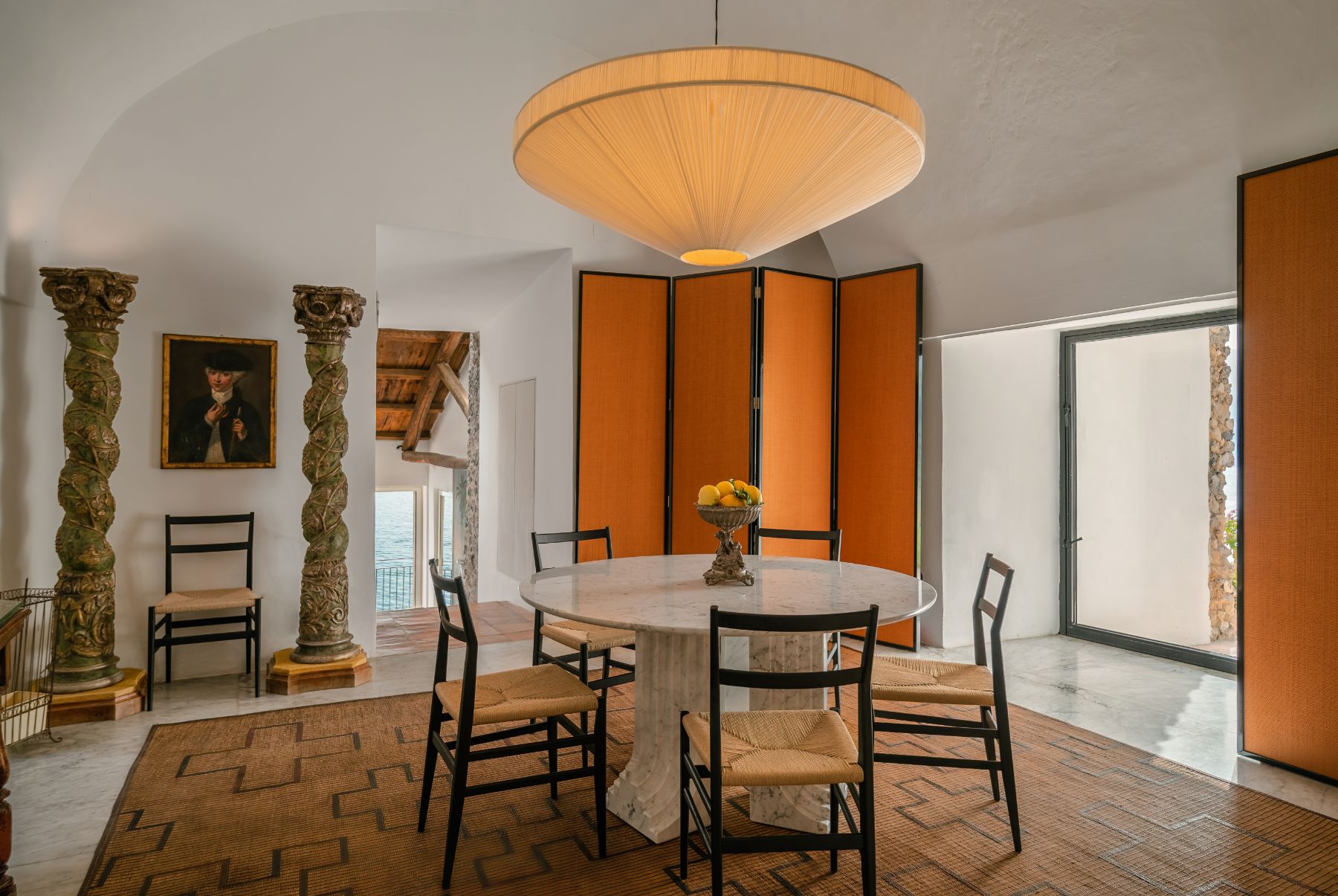 villa maoiri indoor dining table