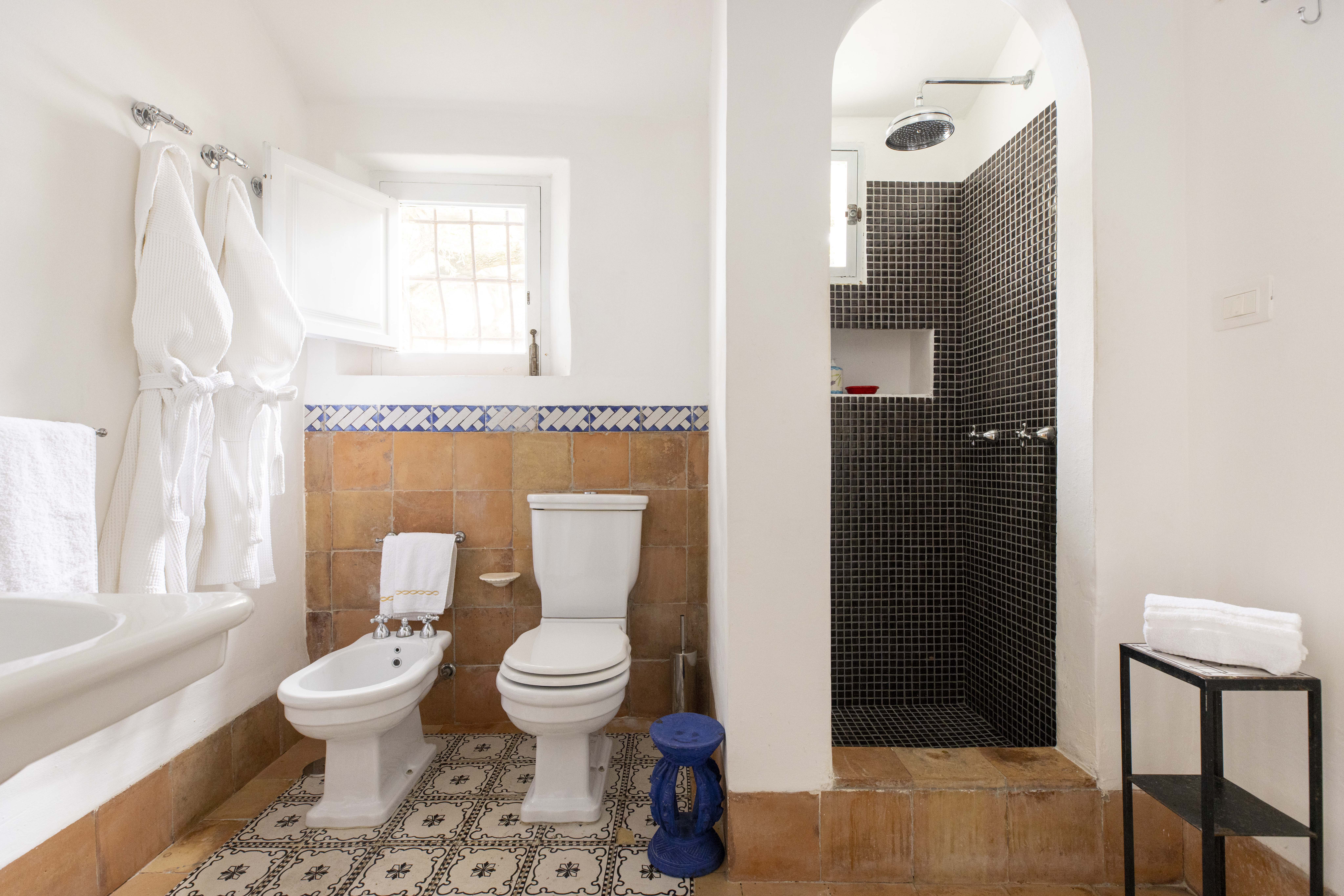 bathroom suite in Il Mairori villa in Amalfi